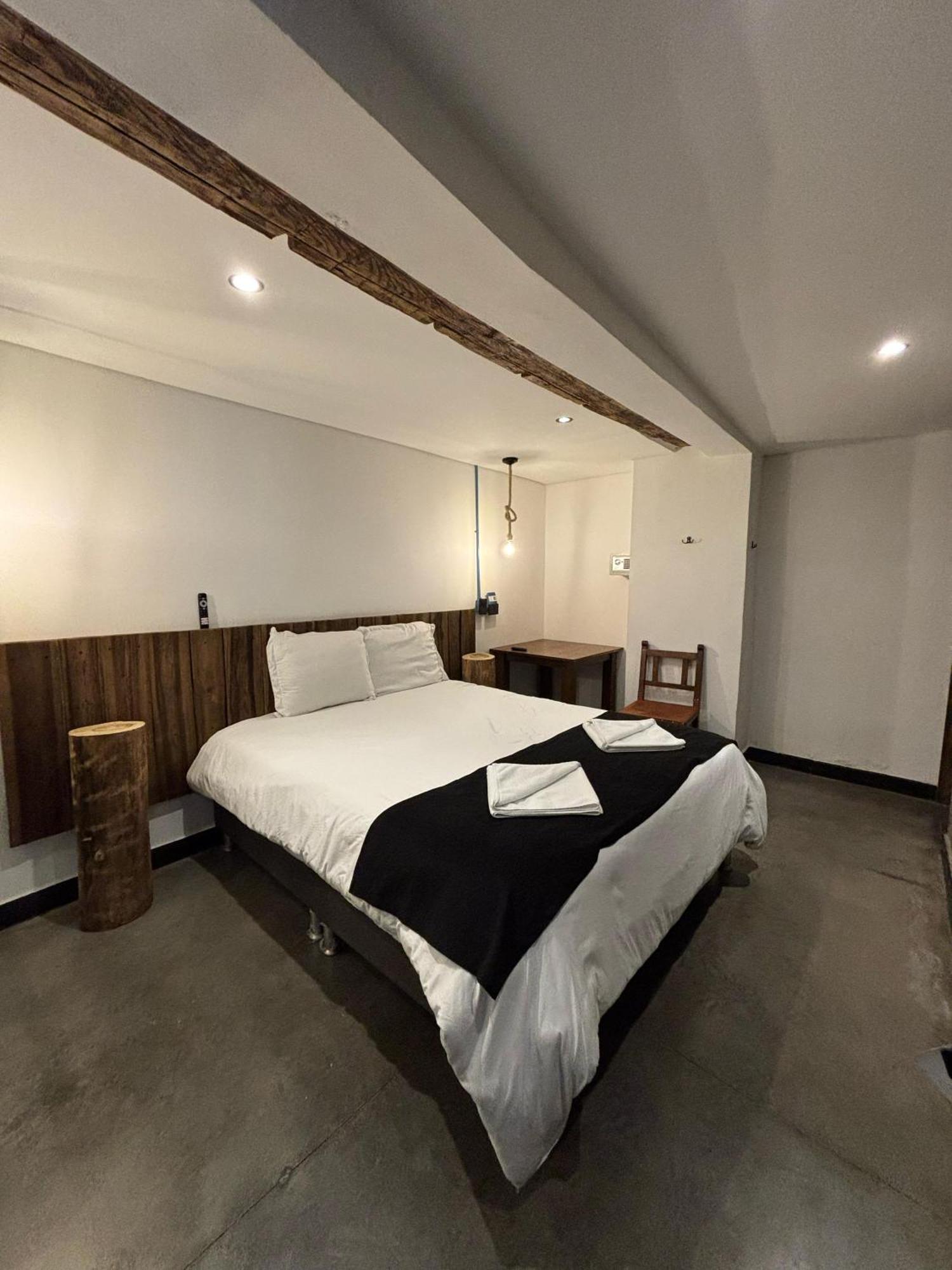 Hotel Quinta Bolivar Bogota Bagian luar foto